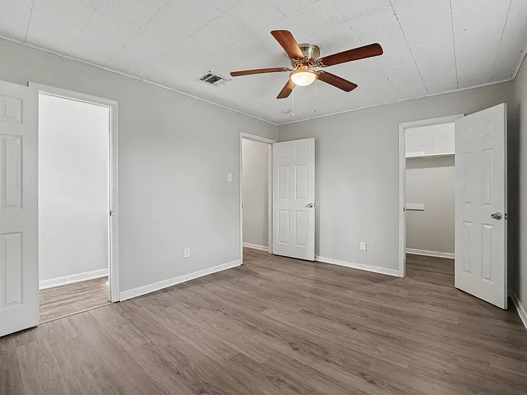 8807 Barton St — Photo 14