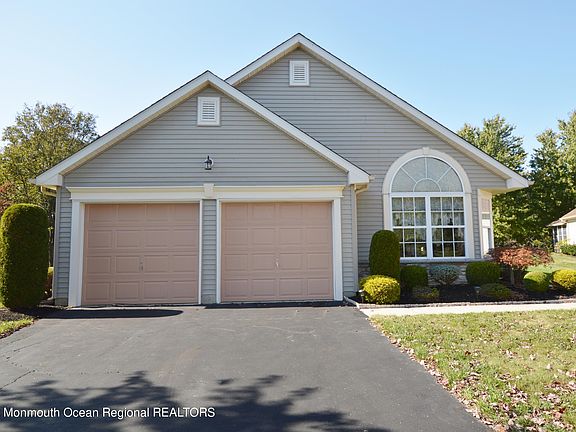 2nd image of 2426 Torrington Dr