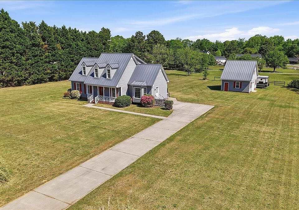 1st image of 107 Lakeside Dr