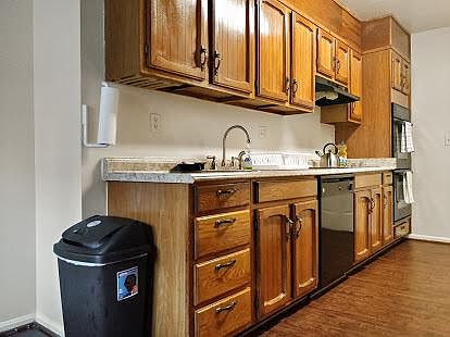 5th image of 11770 Carriage House Dr