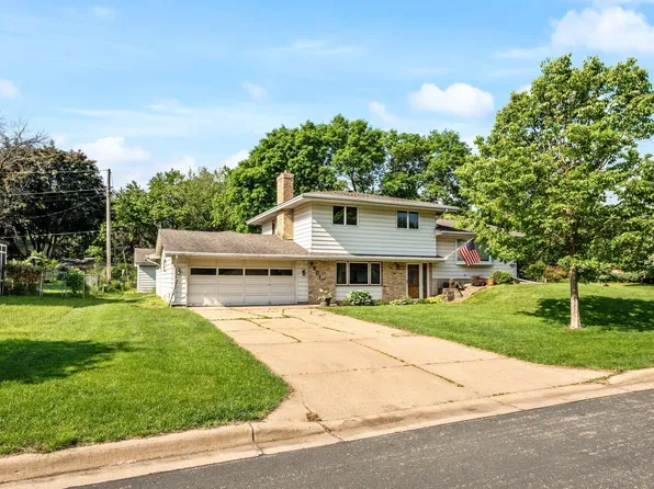 2501 Hayes Dr, Burnsville, MN 55337