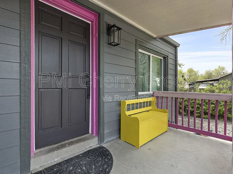 156 S Newton St #A — Photo 4