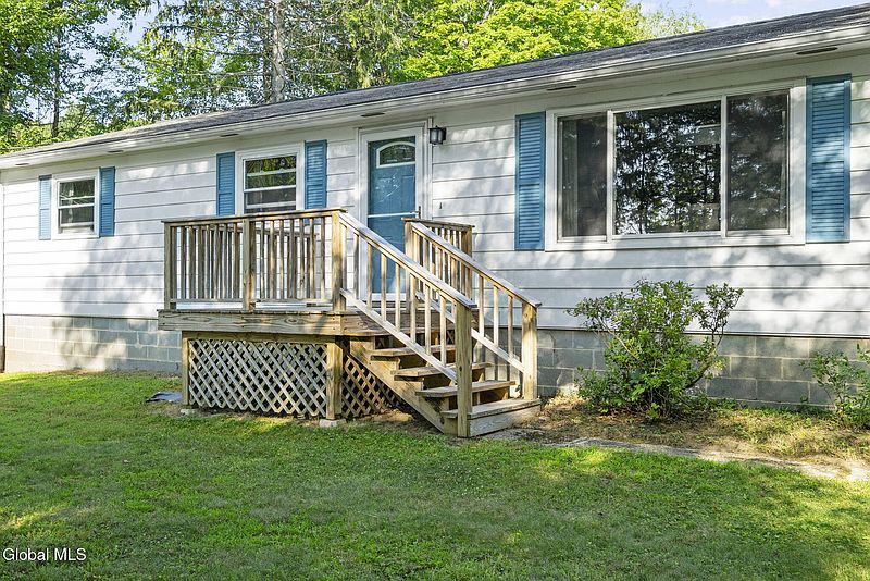 5th image of 1427 Turnbull Road