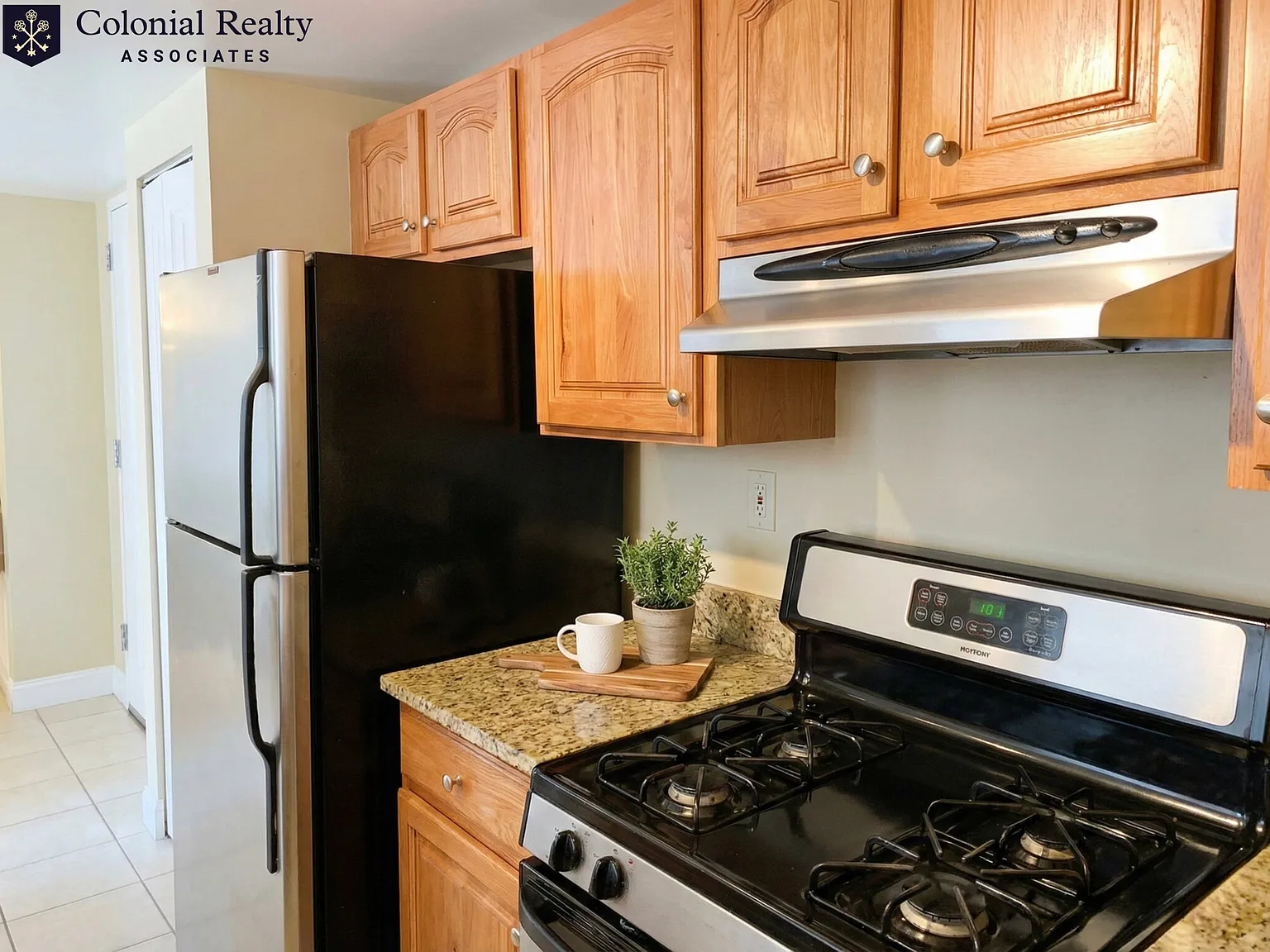 2 bed, 1.5 bath, 700 sqft, $3,550 — Photo 2