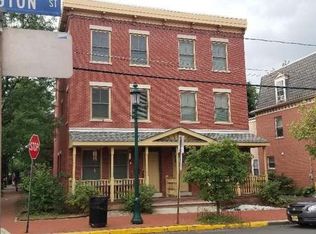 584 Washington St, Camden, NJ 08103