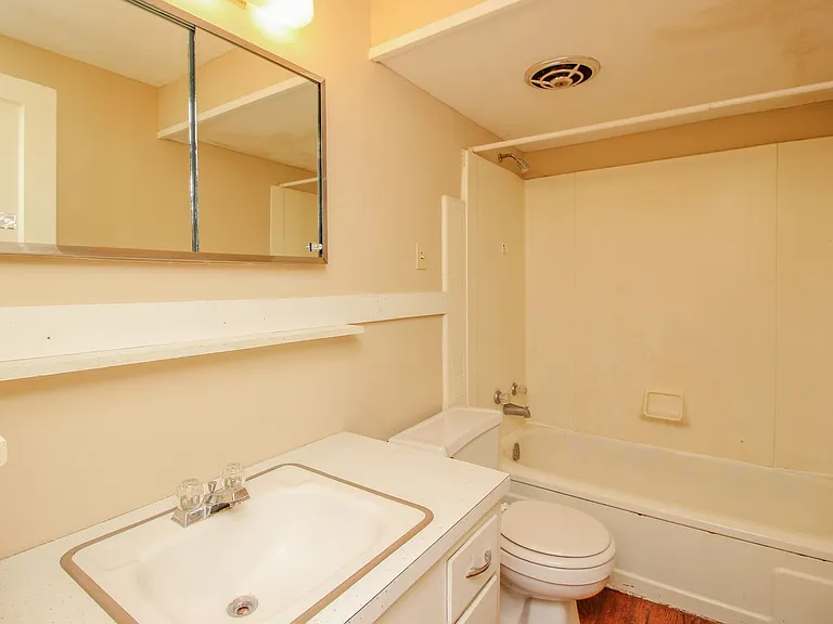 68 Fyfer Pl — Photo 6