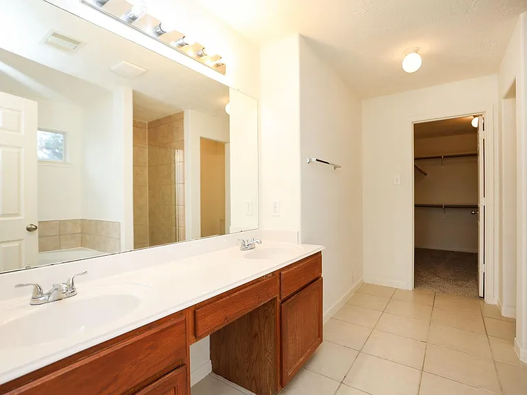 5007 Creekbridge Ct — Photo 24