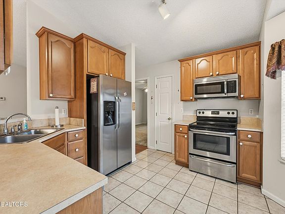 3rd image of 7254 Genoa Ln