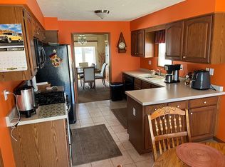 10718 Meadowsweet Ln, Roscoe, IL 61073