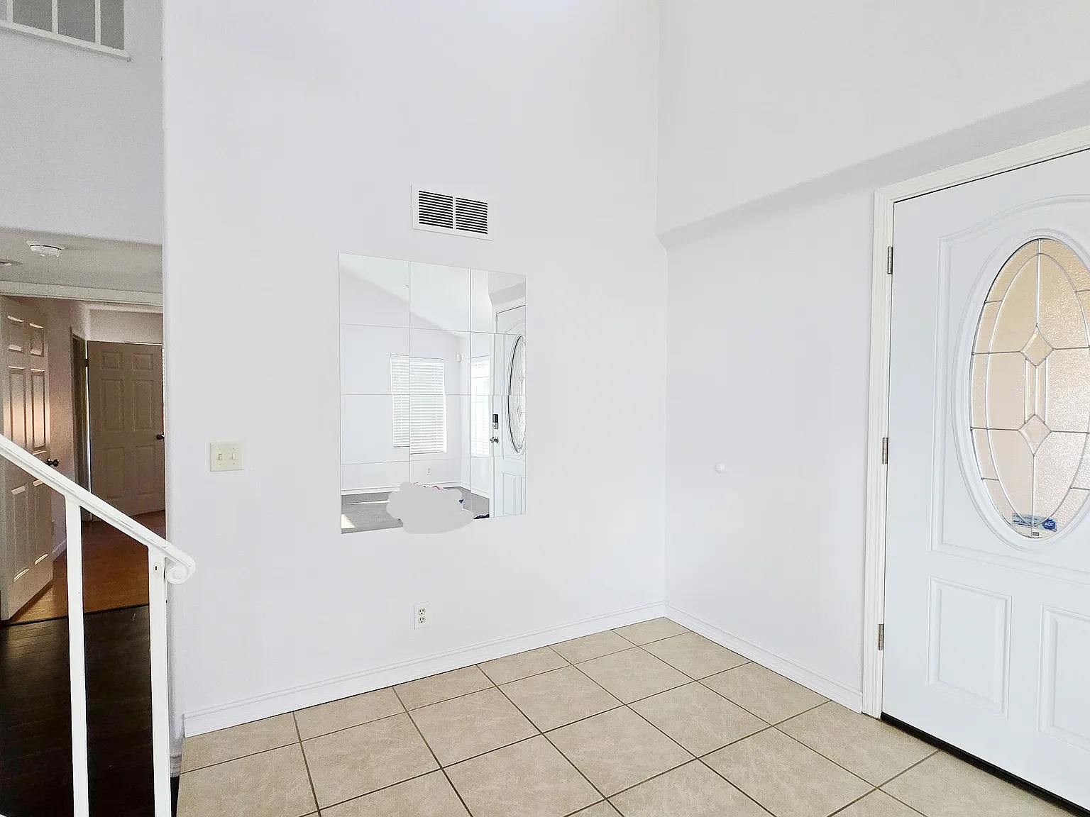 4 bed, 2039 sqft, $3,200 — Photo 2