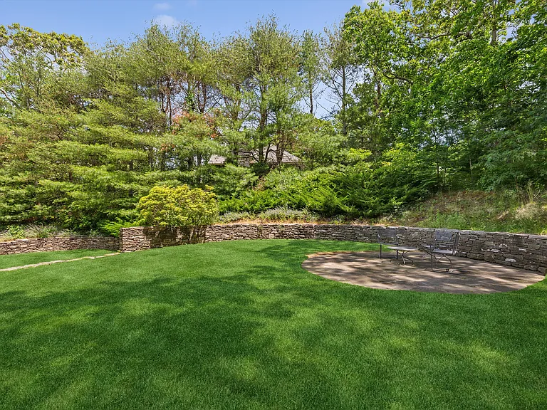 28 Pepperidge Ln — Photo 17