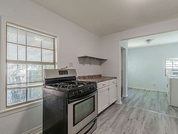 5th image of 1903 W Winnipeg Ave