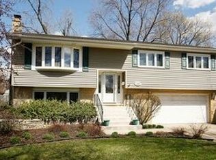 7325 Richmond Ave, Darien, IL