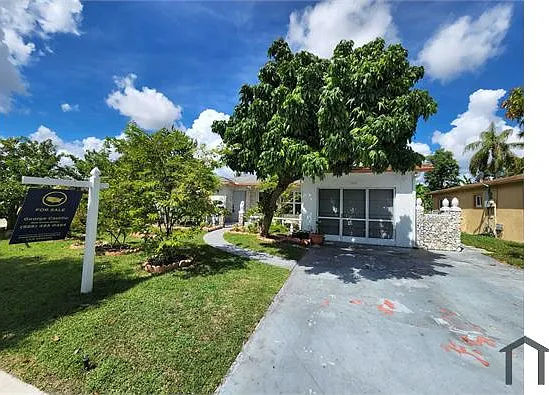 830 SW 50th Ave — Photo 13