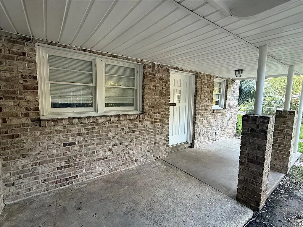 4 bed, 1.5 bath, 1625 sqft, $1,250 — Photo 2
