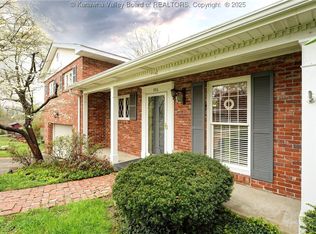 906 Hughes Dr, Saint Albans, WV 25177