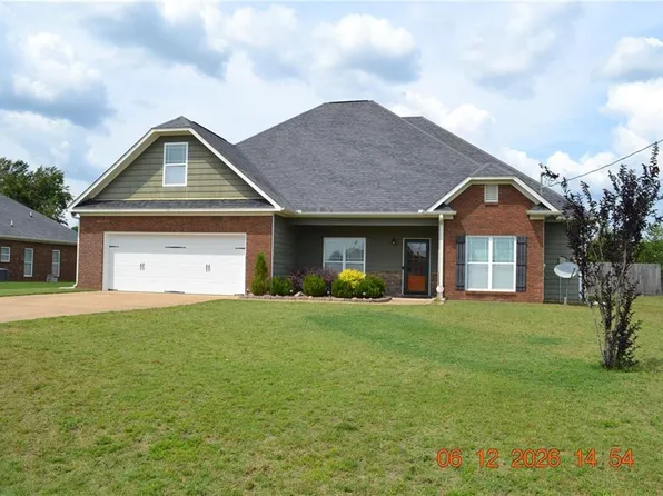 10 Sorghum Ct, Fort Mitchell, AL 36856