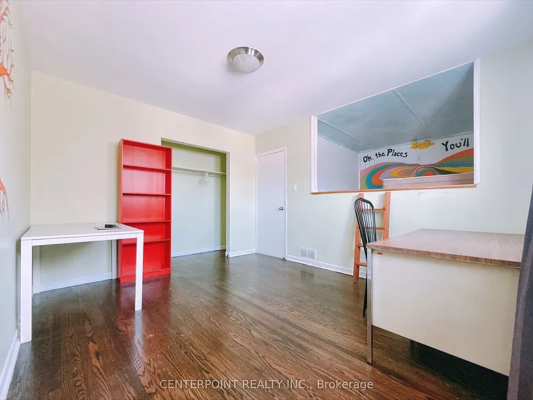 9 Oakmeadow Blvd #2 — Photo 6