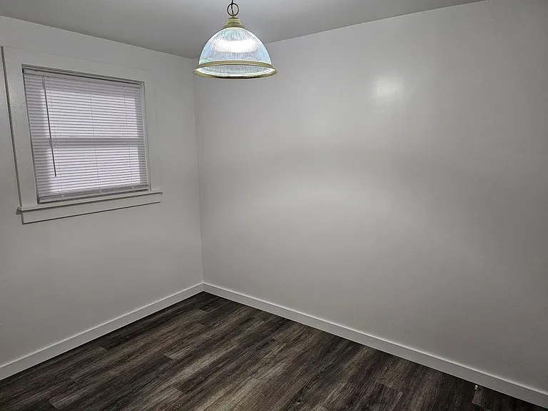 604 Adams Ave — Photo 9