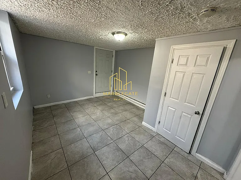 202 Brookdale Ave #11 — Photo 3