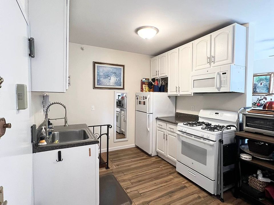 1st image of 2373 37th St APT 1R