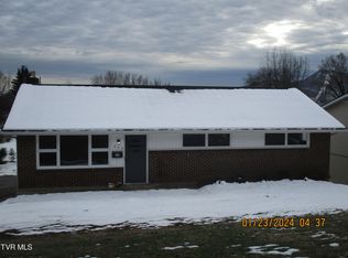 557 W Stone Dr, Kingsport, TN 37660