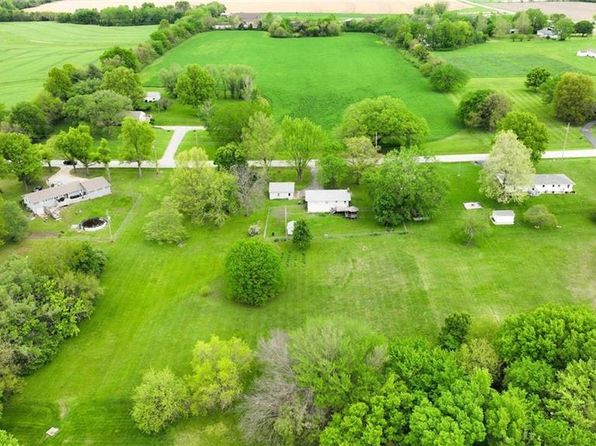 307 N 16th St, Louisburg, KS 66053