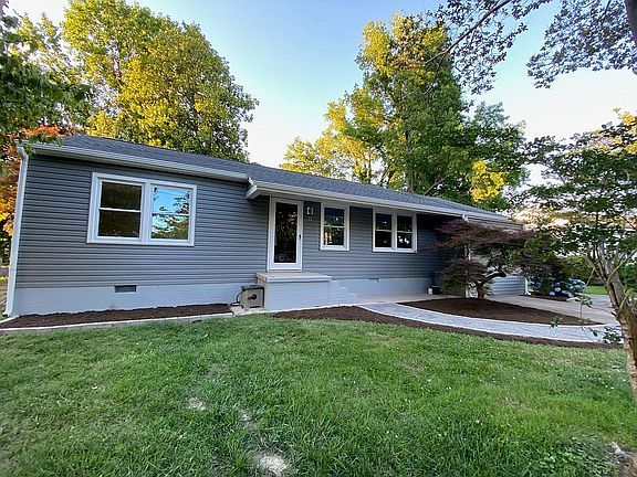 3rd image of 13 Eastmoreland Dr