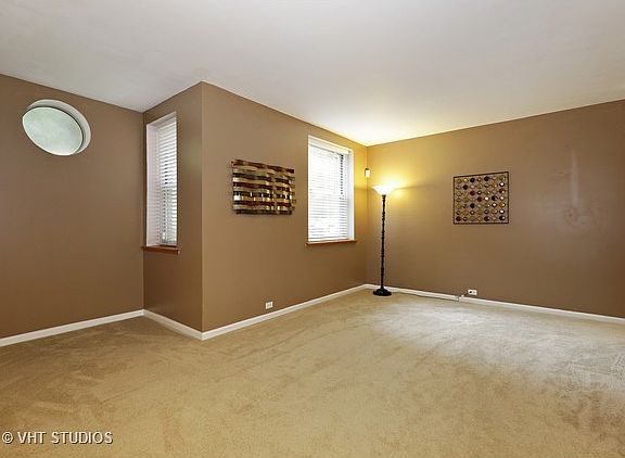 4th image of 4951 N Wolcott Ave