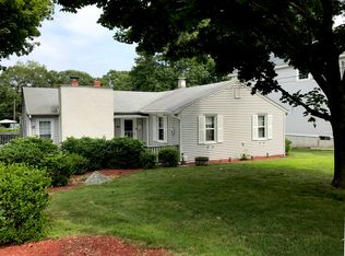 63 Hillcrest Rd, East Lyme, CT 06357