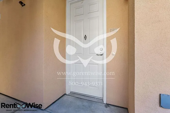 2 bed, 2.0 bath, 1061 sqft, $3,995 — Photo 2