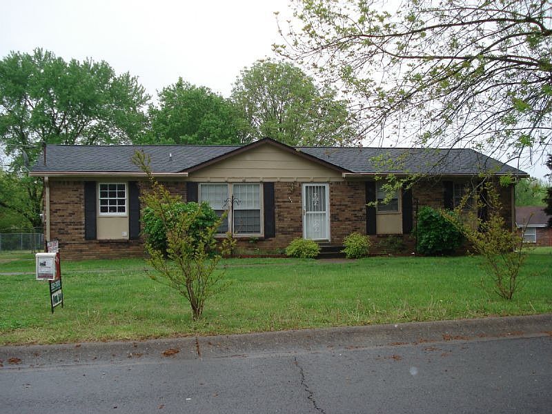 1st image of 214 Aster Dr