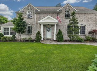 35 Harvard St, Westbury, NY 11590