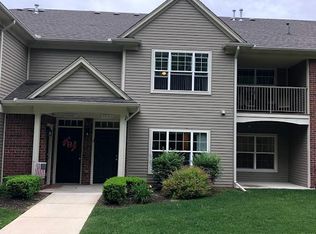 49192 W Woods Dr, Shelby Township, MI 48317