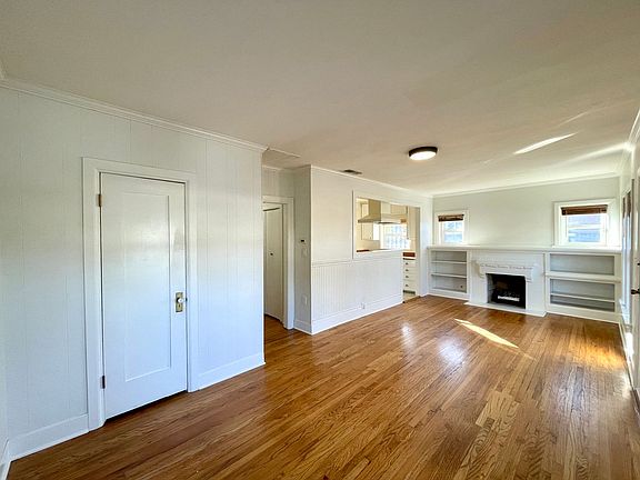 4th image of 3527 Meade Ave