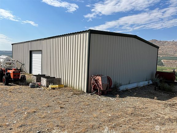 3rd image of 27417 Highway 97