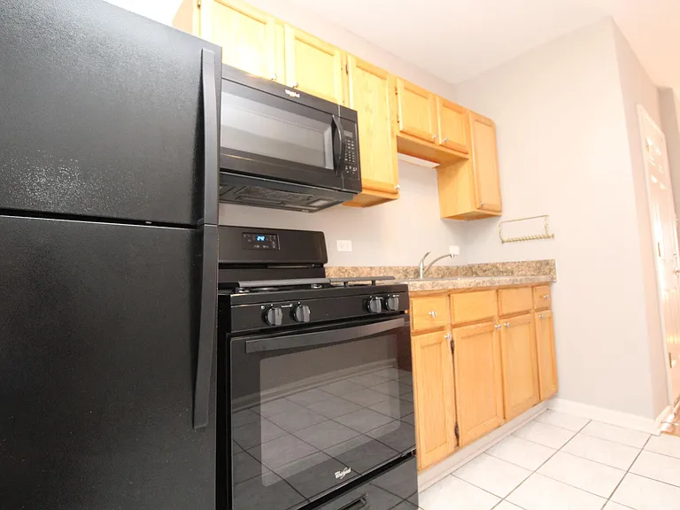 1338.5 W Argyle St #1N — Photo 2