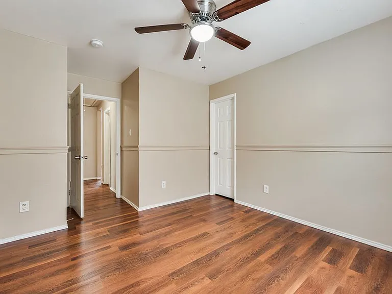 9300 Warren Dr — Photo 12