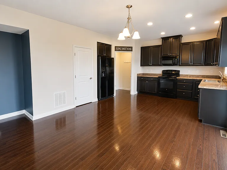 9480 Woodbine Way — Photo 5