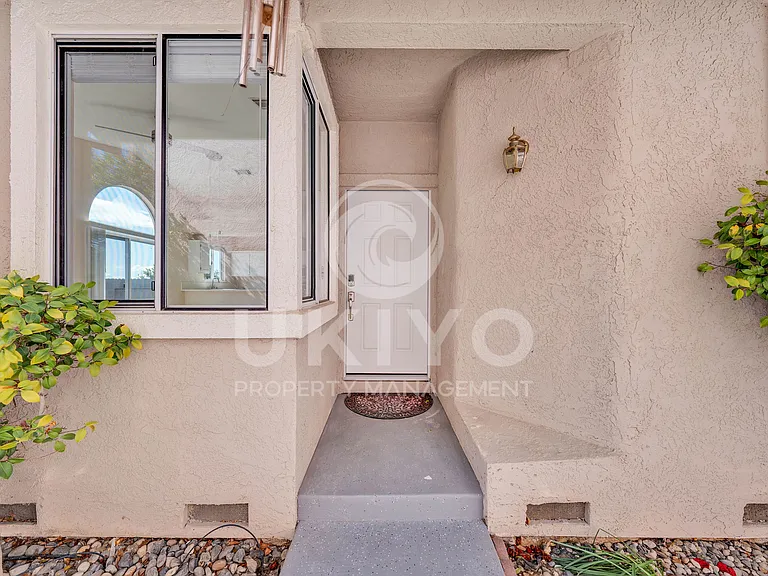 265 Potrero St — Photo 2