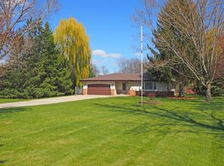 W143 Ruders Cir, Oconomowoc, WI 53066