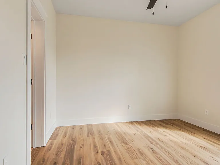 319 N Gay Ave — Photo 6