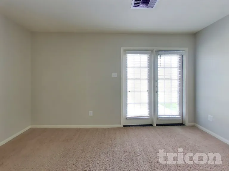 2321 Oyster Bay Ave — Photo 7