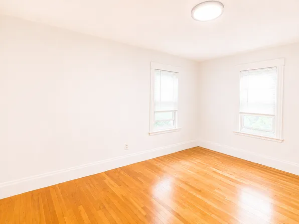 53 Sycamore St, Everett, MA