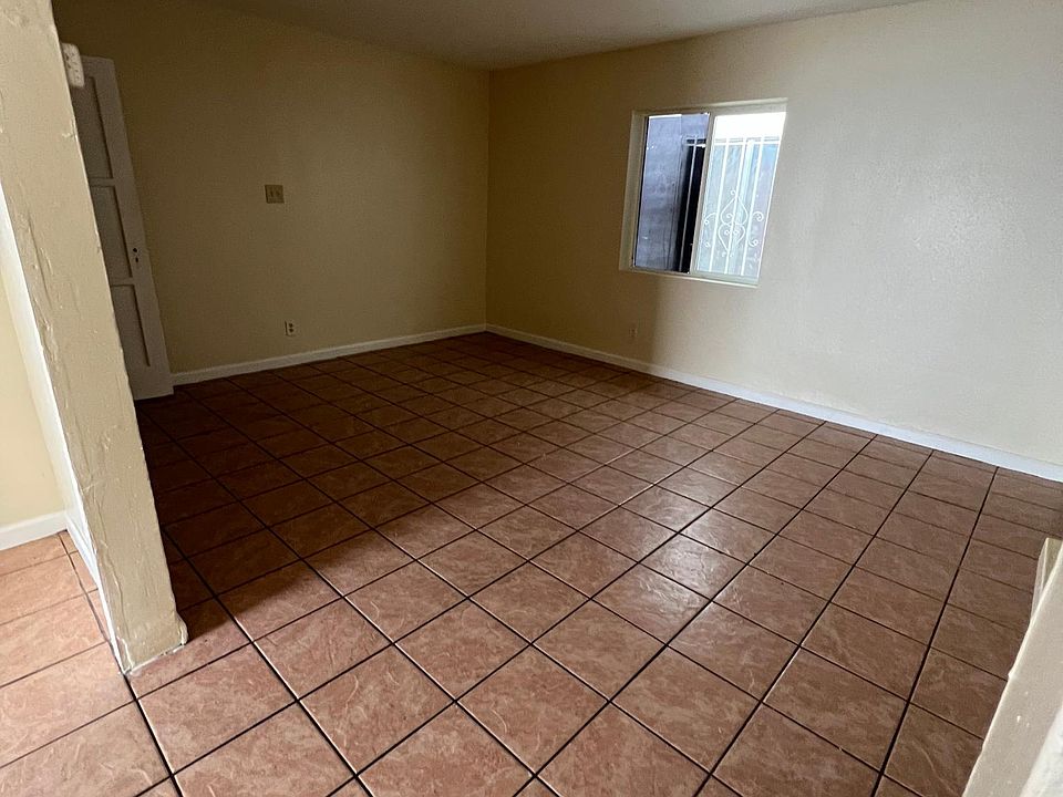 1st image of 5437 Maywood Ave #9
