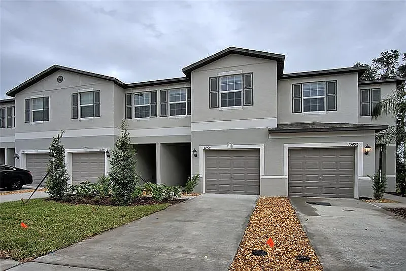 3 bed, 2.5 bath, 1634 sqft, $2,200 — Photo 2