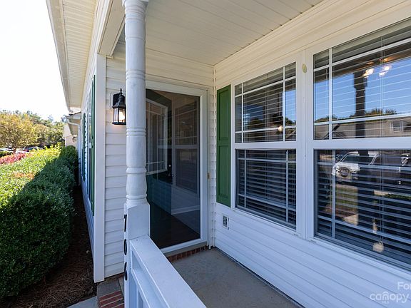 3rd image of 706 Dalebrook Ln #2