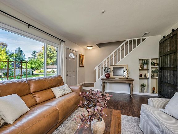 4th image of 316 Algiers Court