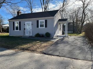 8 Locust St, Riverside, RI 02915