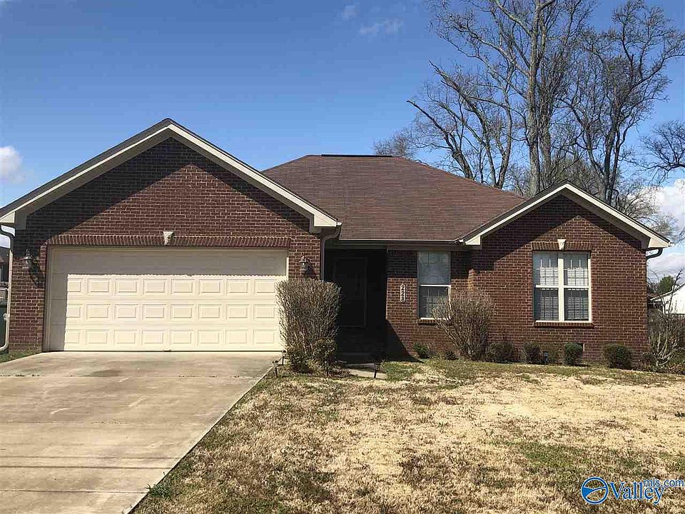 1st image of 228 Tanner Point Dr